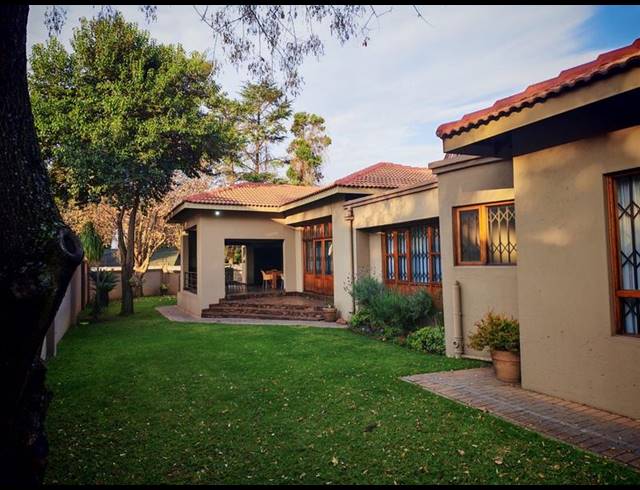 4 BEDROOM HOUSE FOR SALE IN VANDERBIJLPARK SW 5